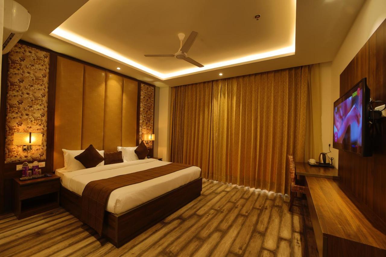 Hotel The Vilana A Unit Of Jg Developers Rishikesh Exterior photo