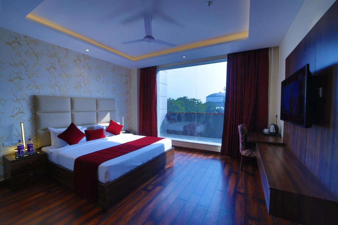 Hotel The Vilana A Unit Of Jg Developers Rishikesh Exterior photo
